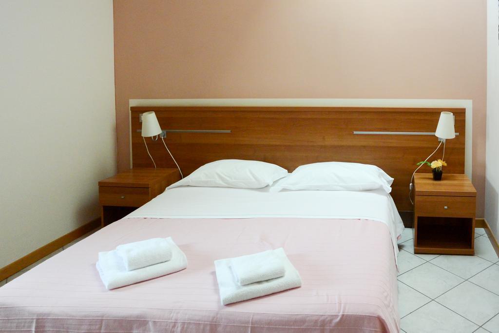 Albergo Meuble Abatjour Mantova Exterior photo