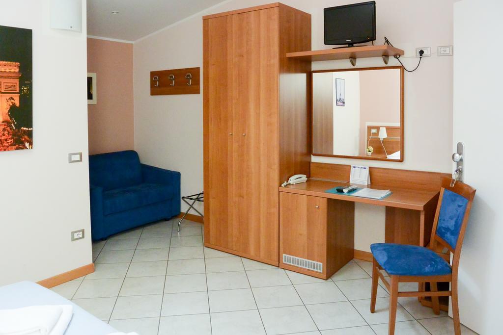Albergo Meuble Abatjour Mantova Exterior photo