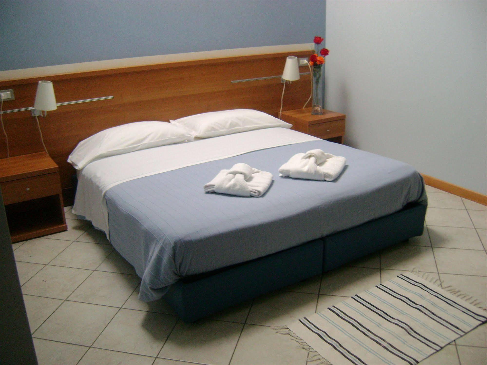 Albergo Meuble Abatjour Mantova Exterior photo